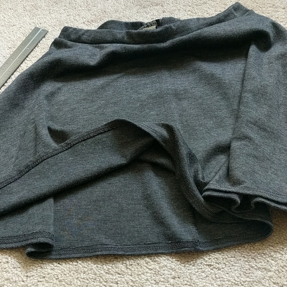 Comfy gray flare skirt - Picture 3 of 6